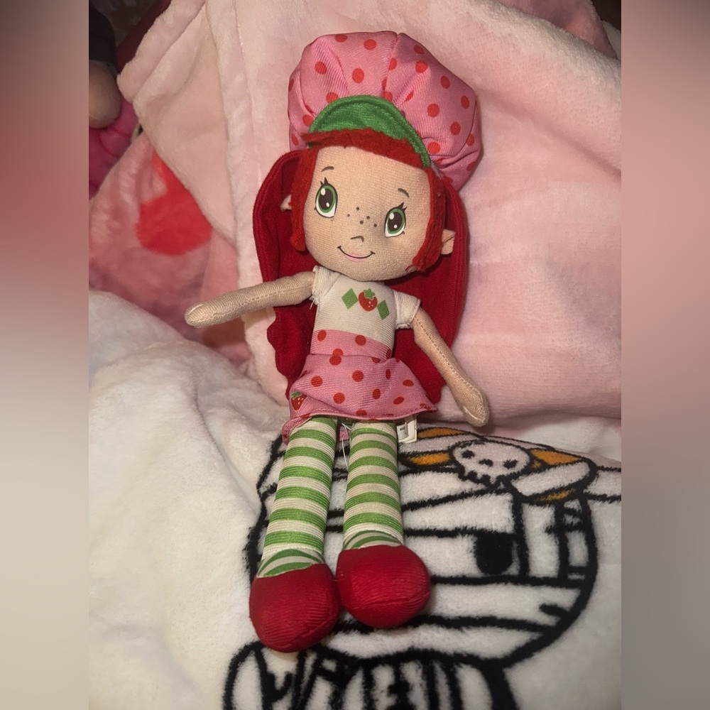 Rare 2015 Strawberry Shortcake plush doll